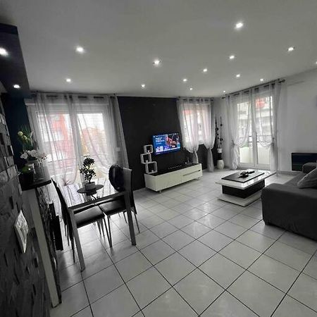 Tres Bel Appartement Entre Paris Et Disneyland Lognes Exteriör bild