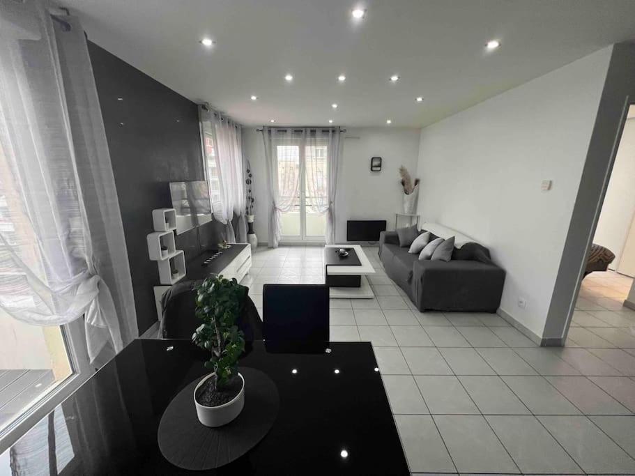 Tres Bel Appartement Entre Paris Et Disneyland Lognes Exteriör bild
