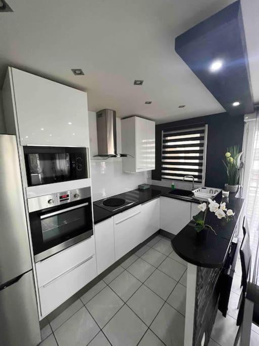 Tres Bel Appartement Entre Paris Et Disneyland Lognes Exteriör bild