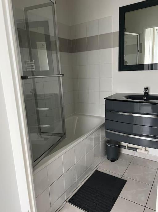 Tres Bel Appartement Entre Paris Et Disneyland Lognes Exteriör bild